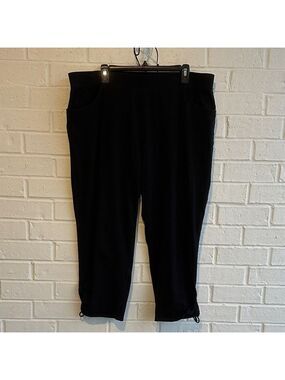 Chico's Weekends Classic Black Capri Adjustable cord on sides at hem Size 3 /XL